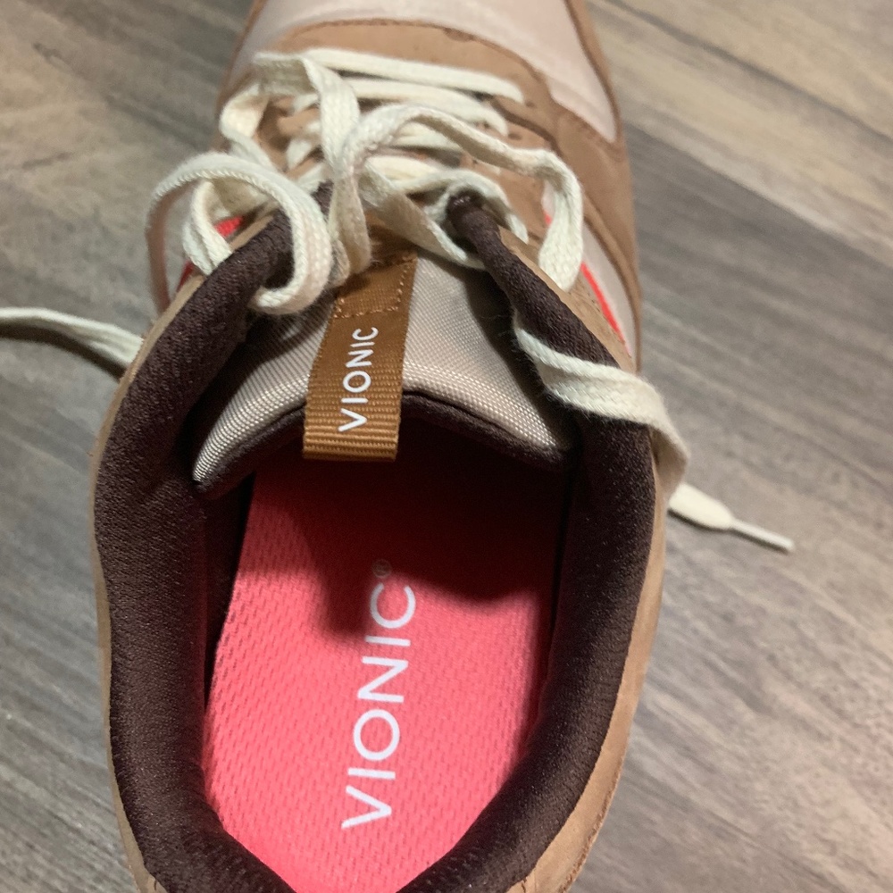 High Arch tennis shoe